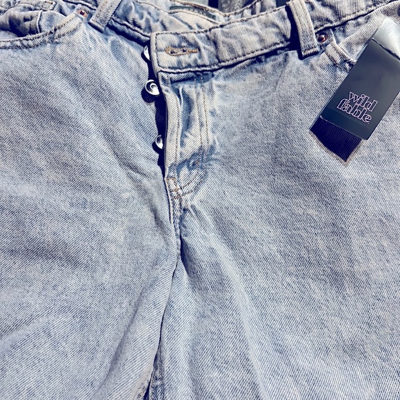 Wild Fable Light Wash Women's High-Rise Wide Leg Bermuda Jean Shorts - Picture 4 of 4